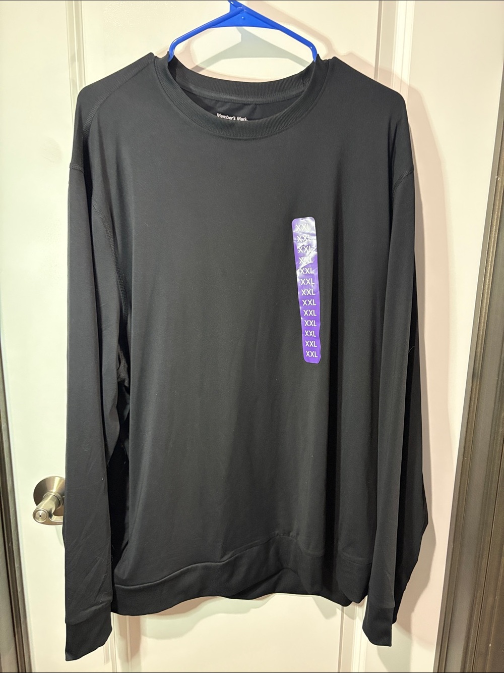 Men's Black Long-Sleeve Crewneck Shirt - Moisture-Wicking Comfort
